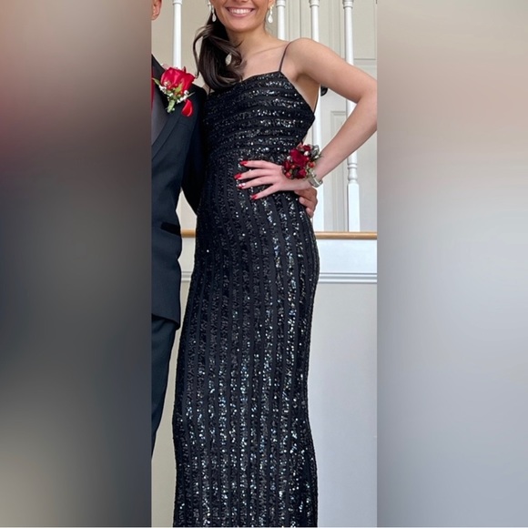 La Femme Simple & Elegant black on black striped gown! Beautiful!🖤🖤 - Picture 1 of 12